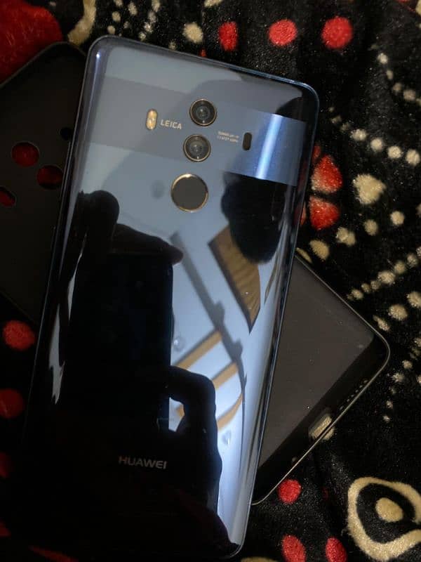 Huawei mate 10 pro 10/9 (Exchange Possible) 4