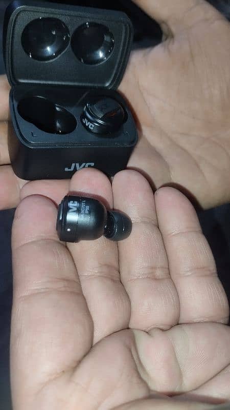 JVC Wireless Earphones XX Series Bluetooth Active Noise Cancelling 1