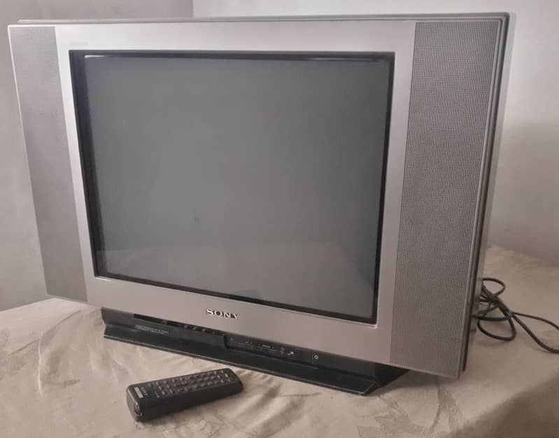 Sony T. V XF21M80 0