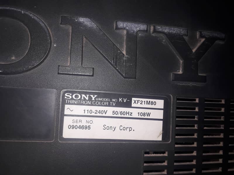 Sony T. V XF21M80 5