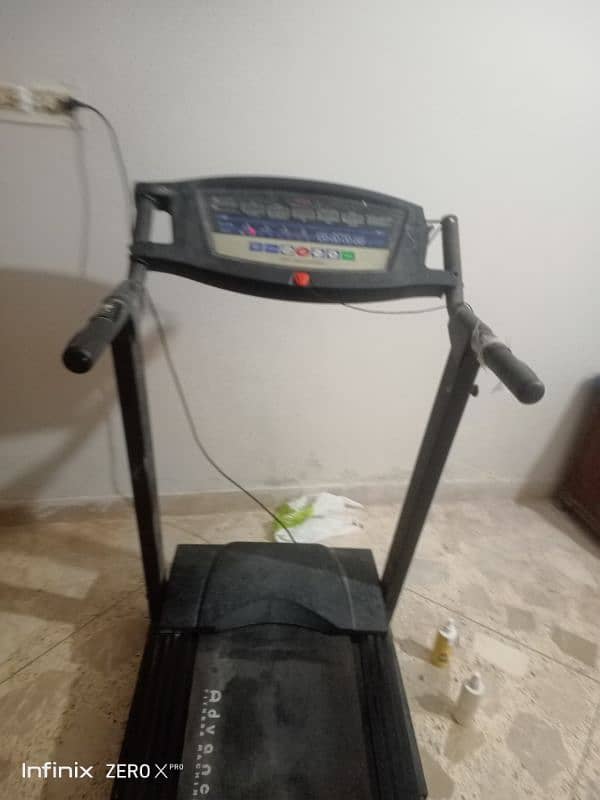 iam selling treadmill machine 2