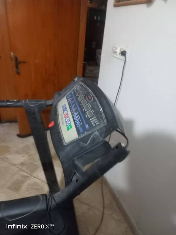 iam selling treadmill machine 4