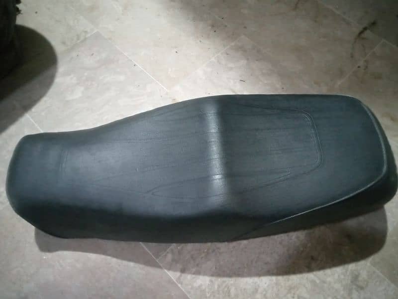 Honda 7o seat in good condition 0