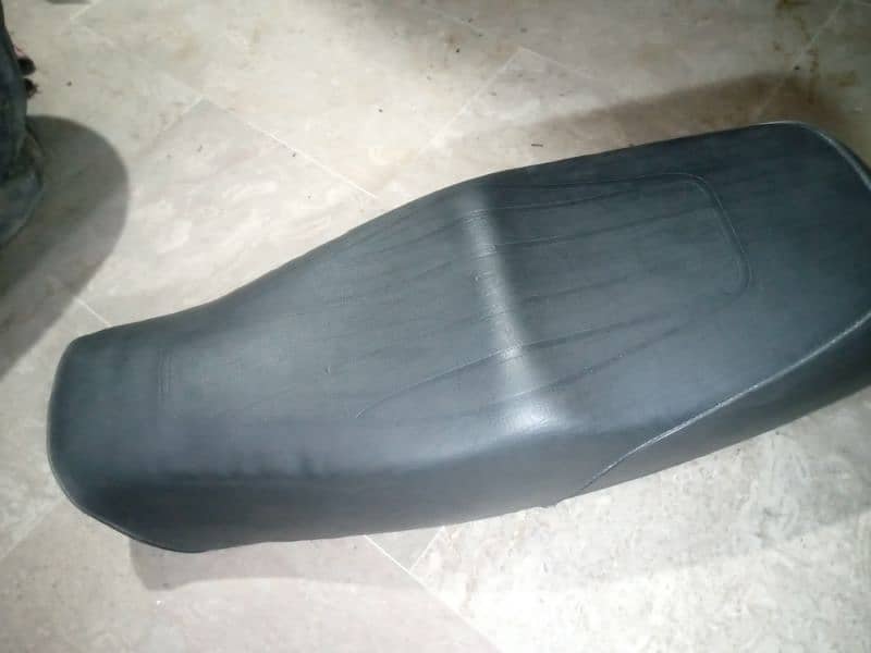 Honda 7o seat in good condition 1