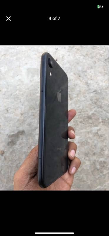 iPhone XR 3