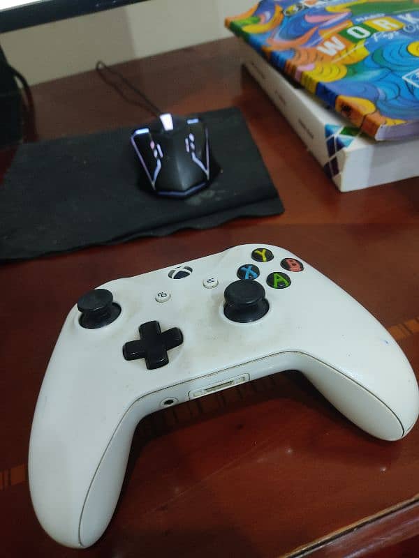 Xbox one S controller 0