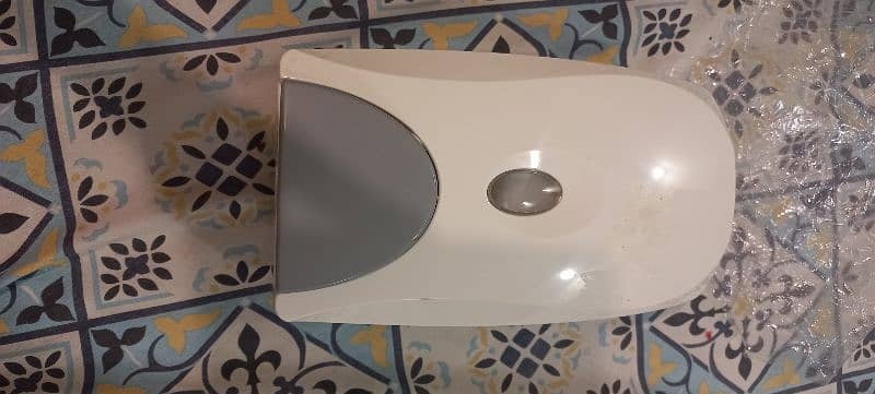 soap and sanitiser dispenser 3