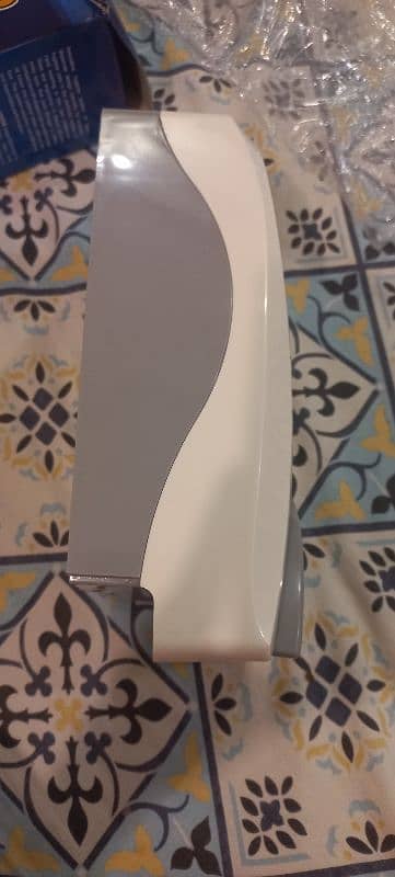 soap and sanitiser dispenser 5