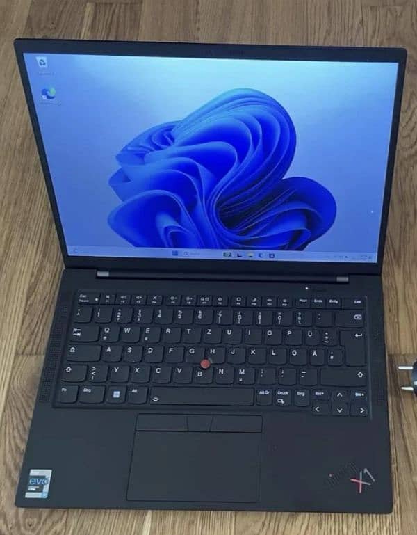 For Sale: Lenovo ThinkPad X1 Carbon Gen 9 - Premium Ultrabook 0