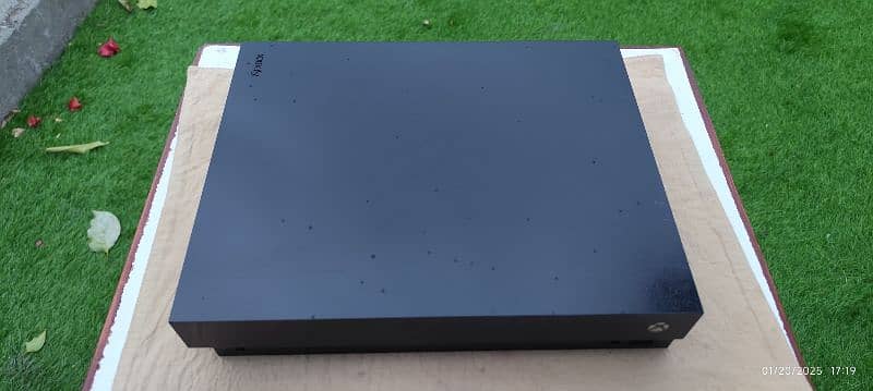 XBOX ONE X 1TB 1