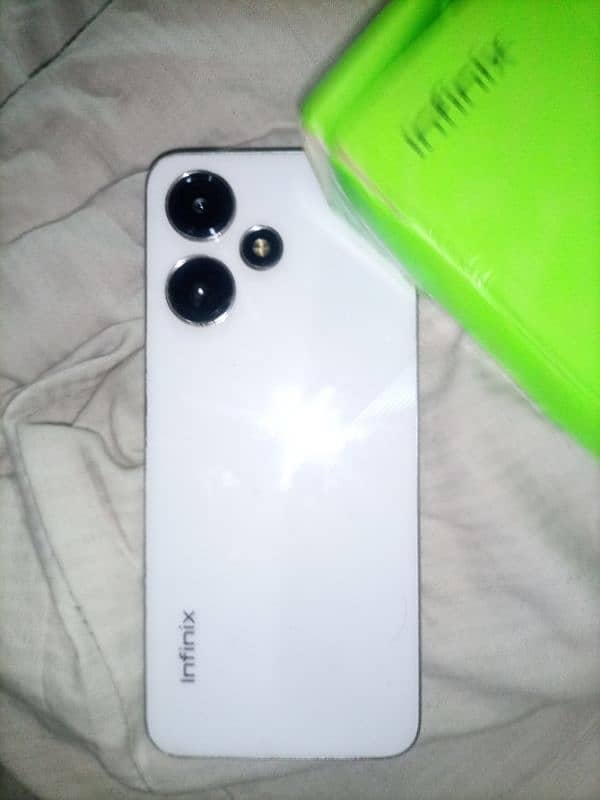 Infinix hot 30 play 4/64 0