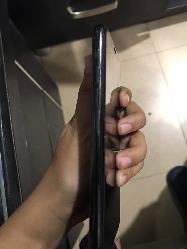 iPhone XS non pta best condition 10/10 negotiable. 4