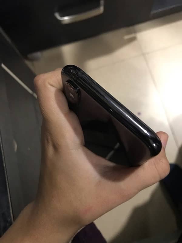 iPhone XS non pta best condition 10/10 negotiable. 5