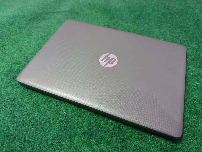 HP Core i5 8th Gen (8 CPUs) 4GB Graphics Slim and Lightweight A+ 1