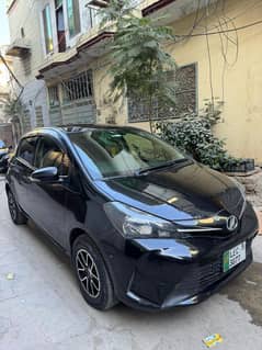 Toyota vitz 2015 - Excellent Condition