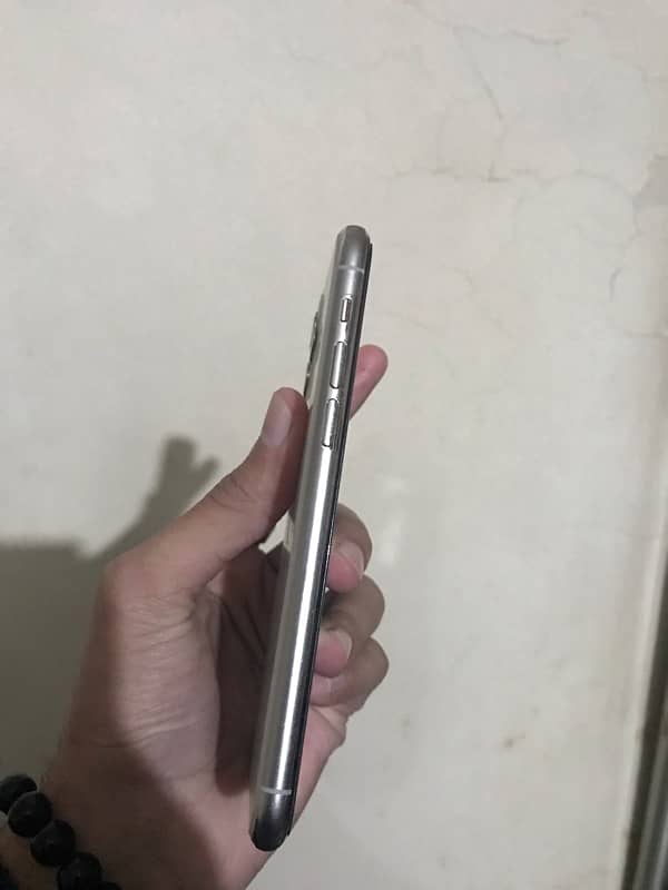 iphone 11pro (Pta Approved) 4