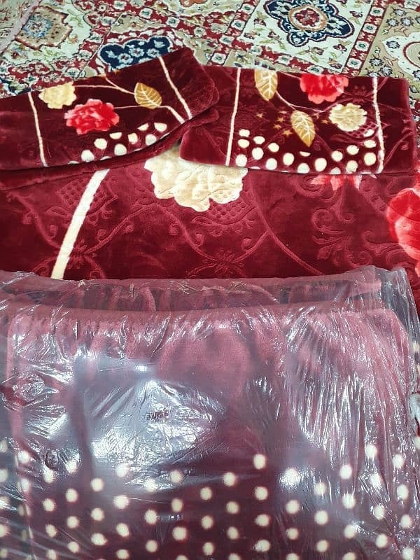 velvet bedsheet set with blanket 0