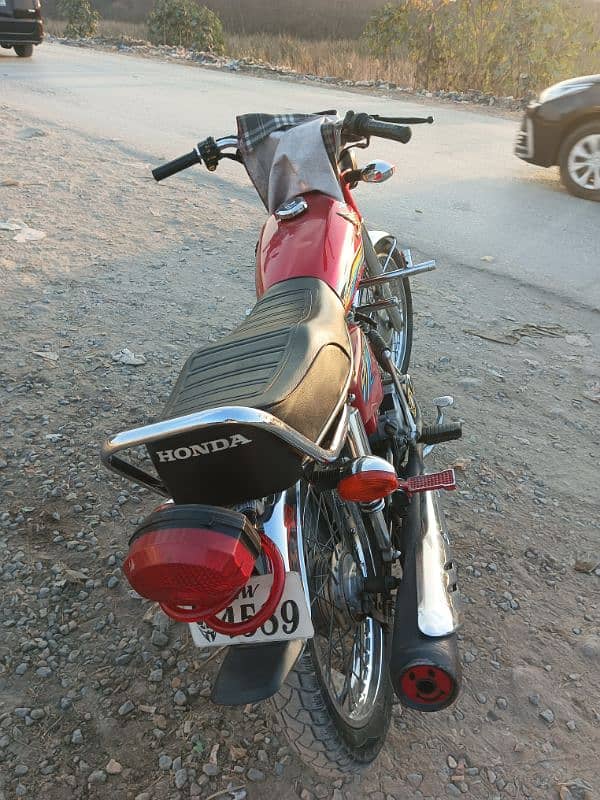 Honda 125 Model 18 Lahore Number 3