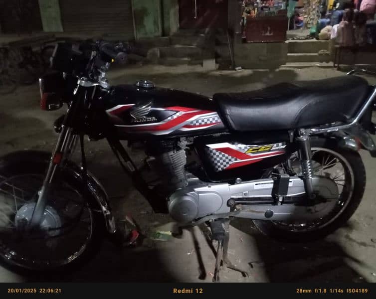 Honda CG 125 2024 karachi no /03/1/9/8/1/5/8/8/9/4 location landhi 4