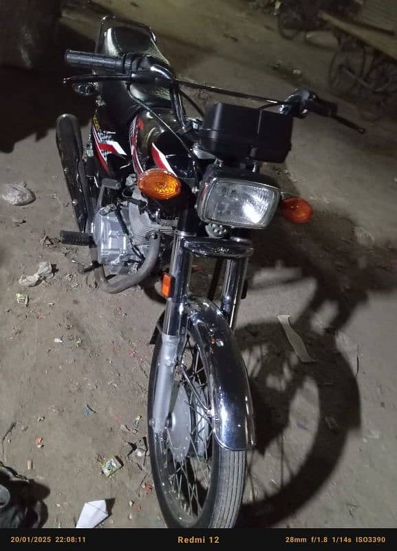 Honda CG 125 2024 karachi no /03/1/9/8/1/5/8/8/9/4 location landhi 5