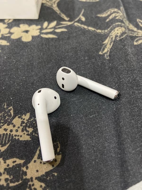 apple airpods 1st generation 2