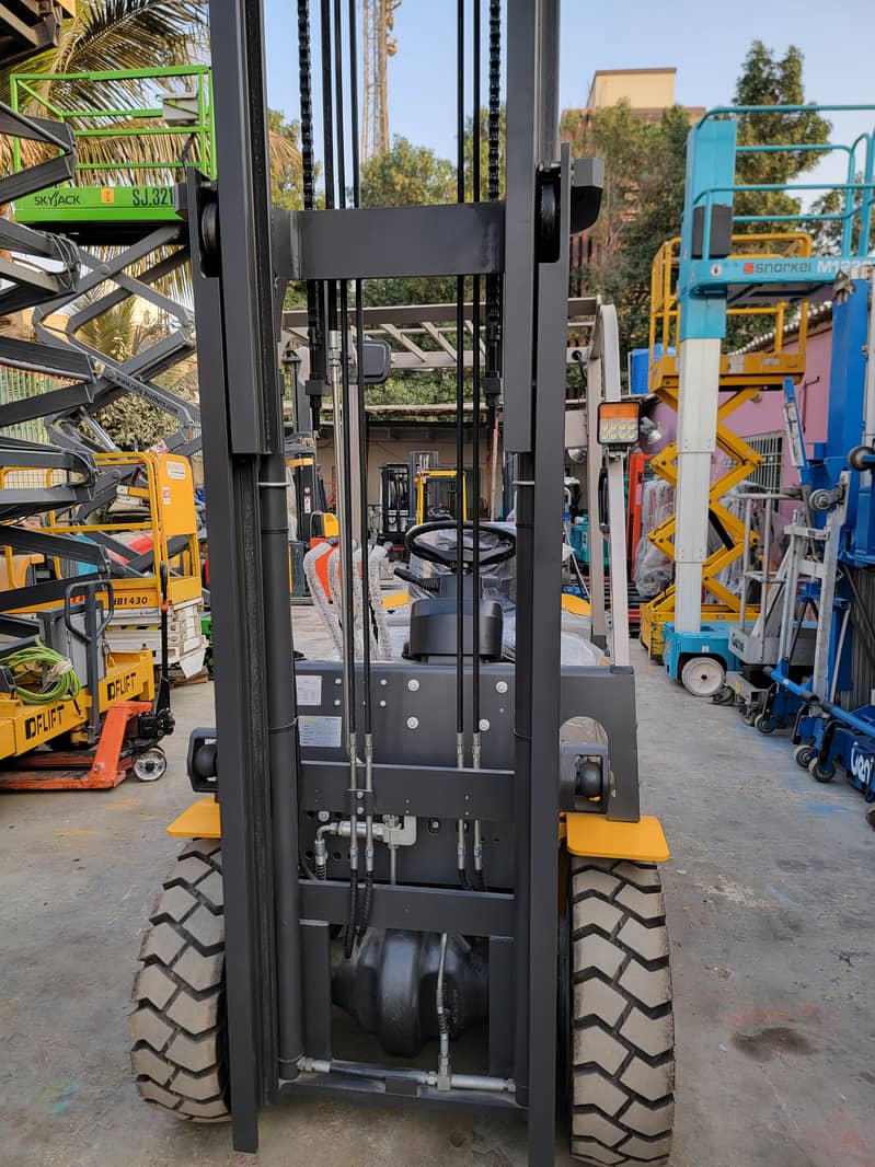 Brand New 3 Ton Forklifts Lifters for Sale in Karachi all Pakistan del 11