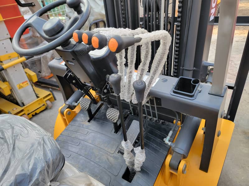 Brand New 3 Ton Forklifts Lifters for Sale in Karachi all Pakistan del 12