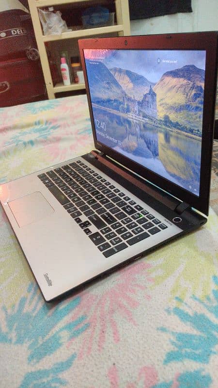 Toshiba core i7-6th gen 4