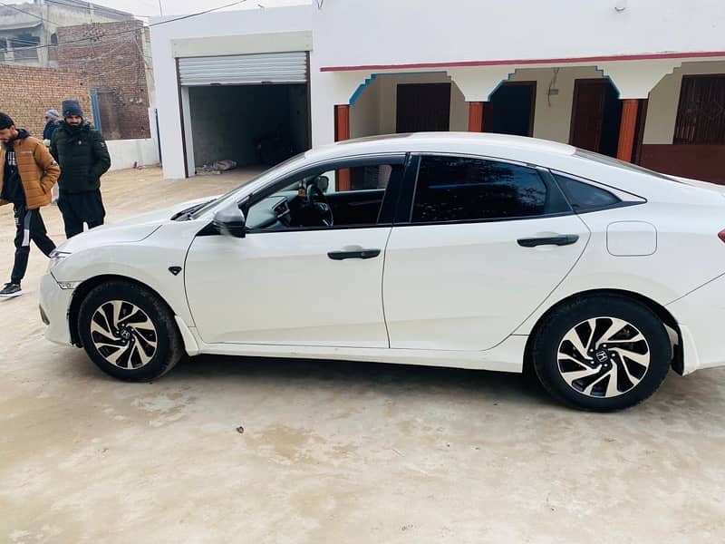 Honda Civic Oriel 2018 7