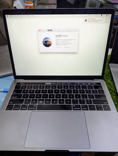 Macbook pro 2018 i7.16 Gb ram with 256 flash Ssd with charger