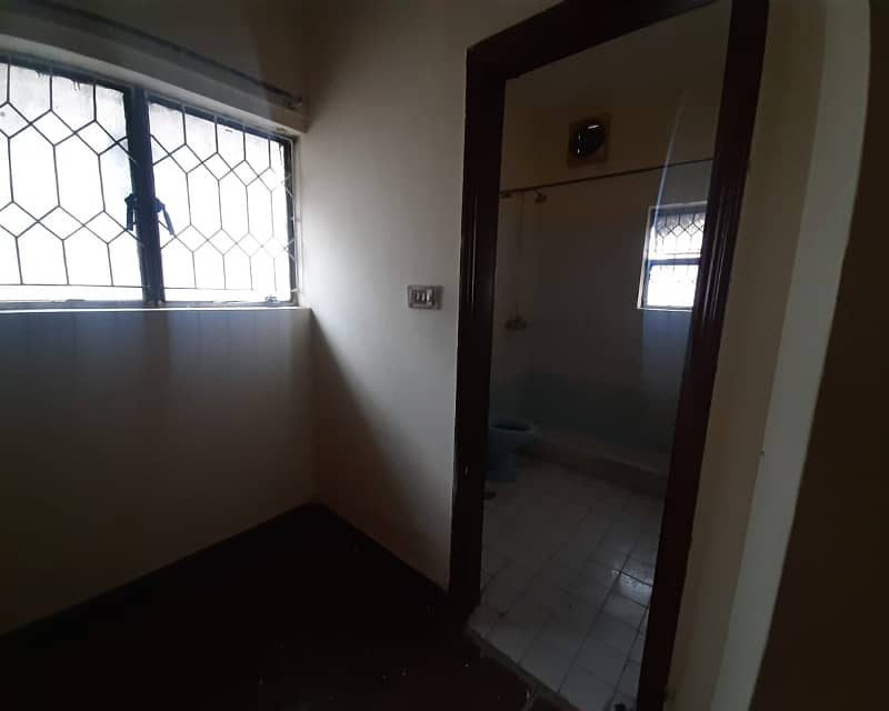 1 KANAL upper portion FOR RENT IN DHA PHASE 2 Lahore 7