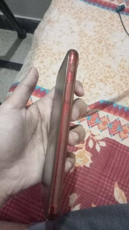 iphone XR non PTA Red 4