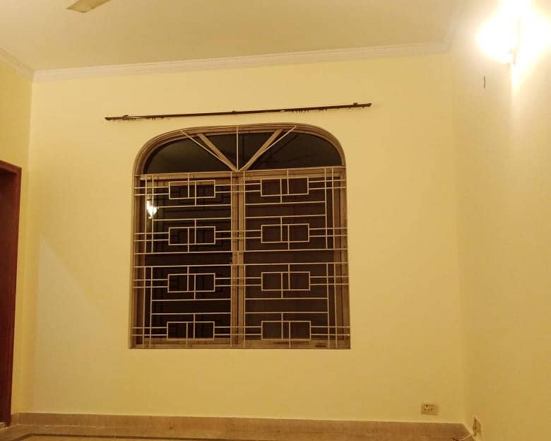 1 KANAL upper portion FOR RENT IN DHA PHASE 3 Lahore 9