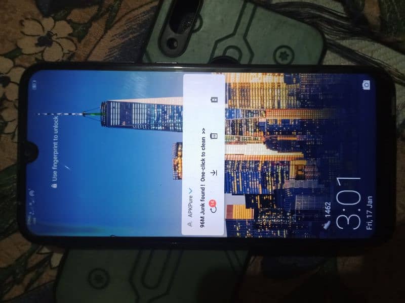 urgent sale Y7 prime 3 32 With box charger 0