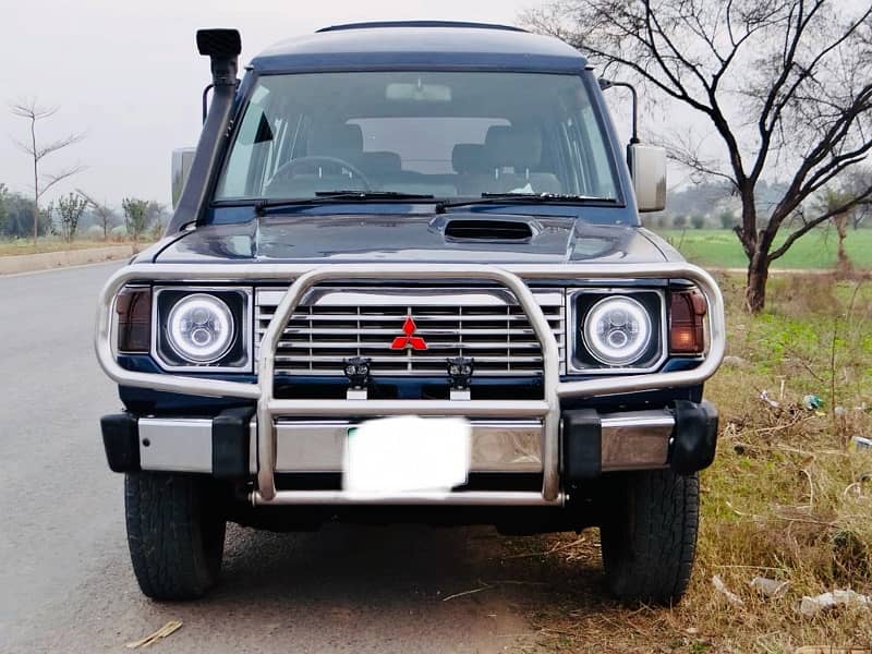 Mitsubishi Pajero 1989 0