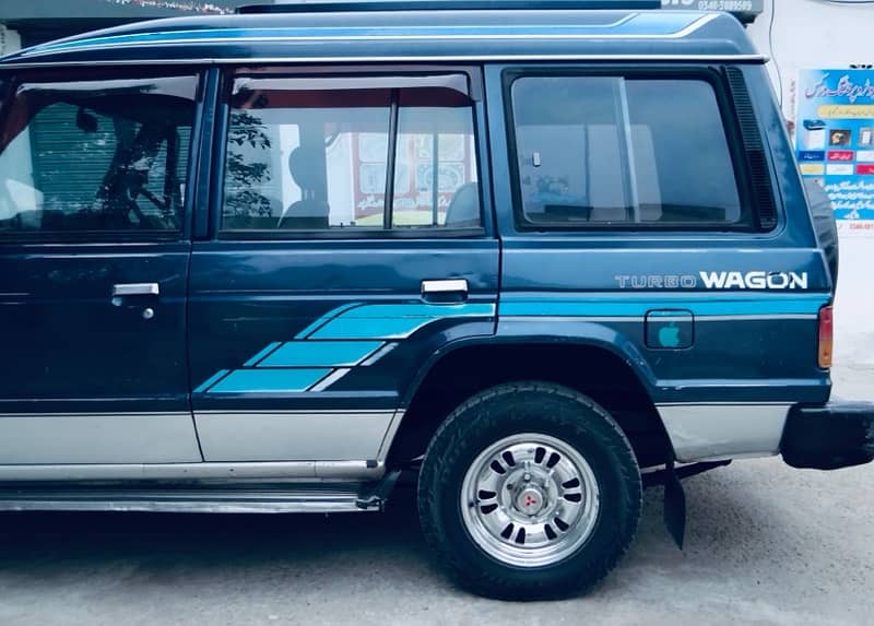 Mitsubishi Pajero 1989 6