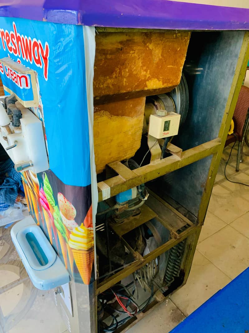 ICE Cream Machine for Sale 4