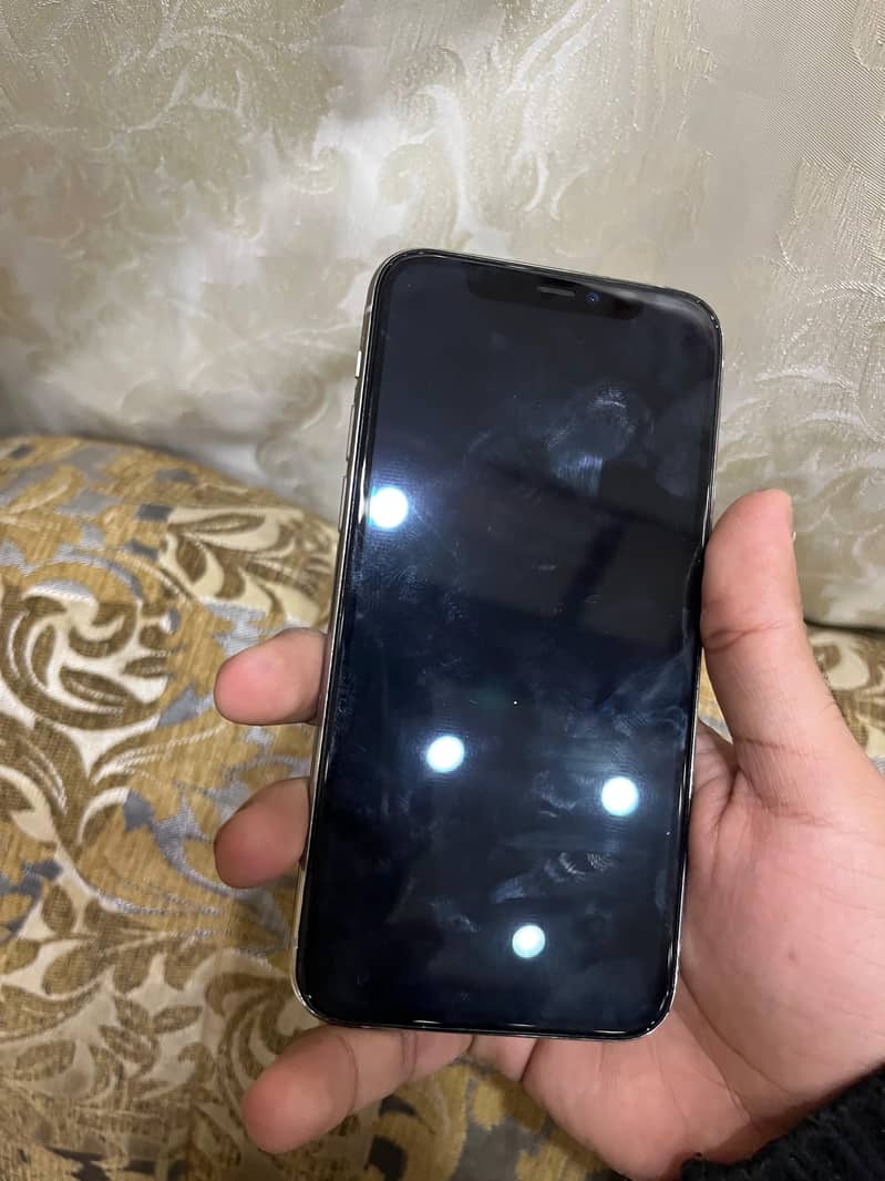 Apple iPhone 11 Pro 2