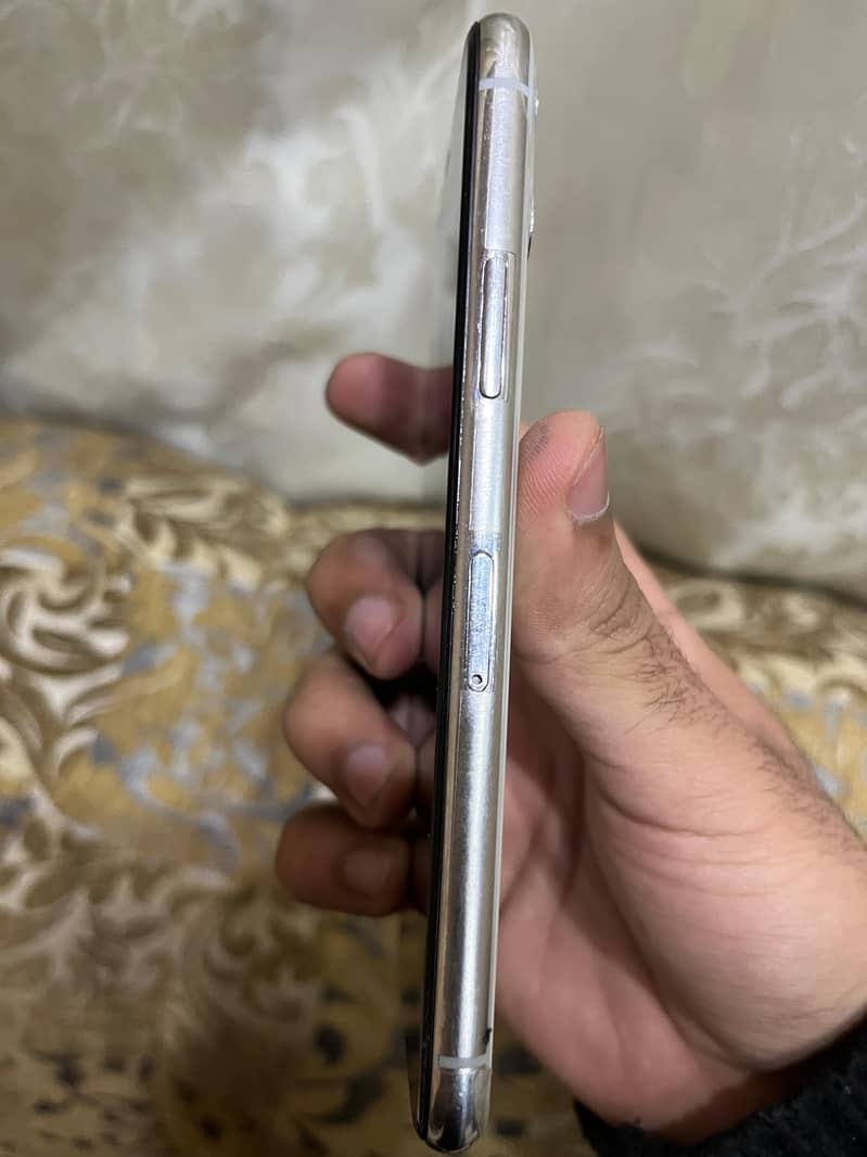 Apple iPhone 11 Pro 3