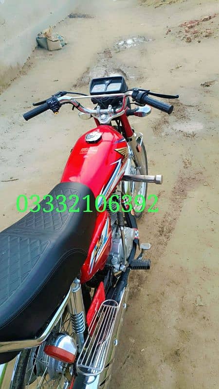 Honda 125.  Call me _03332106392 2