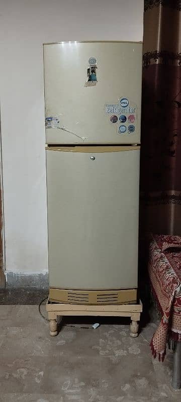 new fridge . . . koi fault ni bht Kam used ha like new 0326/8516/424 0