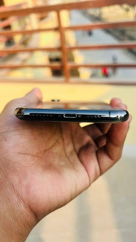 Iphone xs max pta approved 256gb 3