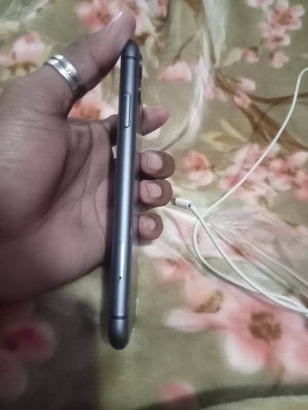 iphone 11 for sale 4