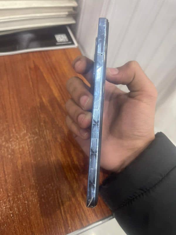 Infinix hot40i 8+8 128 4