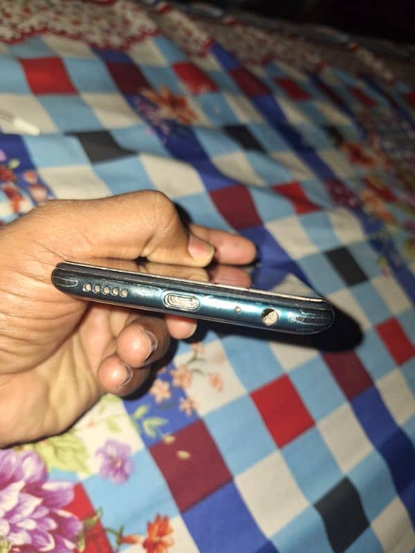tecno camon 15 pro 6gb 128 gb pta approve with box 6