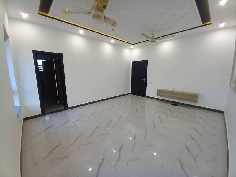 Brand New 1 Kanal Upper Portion Phase 7 P Block Near DHA Raya, Phase 6 DHA Lahore 0