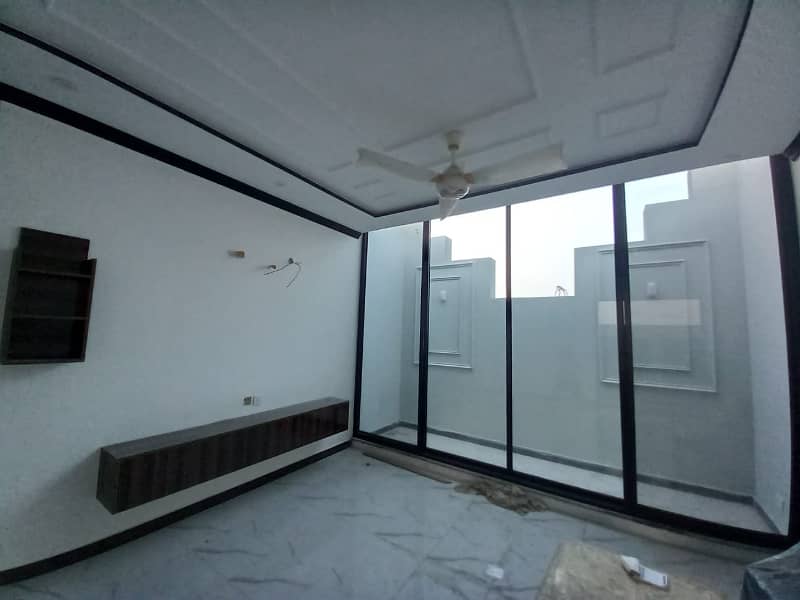 Brand New 1 Kanal Upper Portion Phase 7 P Block Near DHA Raya, Phase 6 DHA Lahore 8