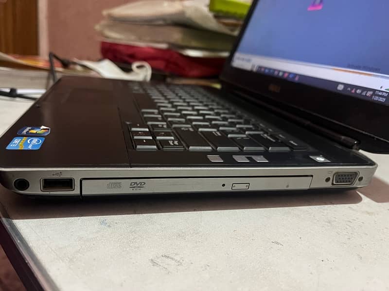 Dell Laptop core i3 (3rd Generation) 3