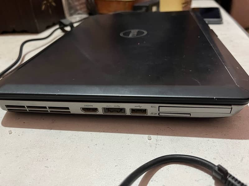 Dell Laptop core i3 (3rd Generation) 6