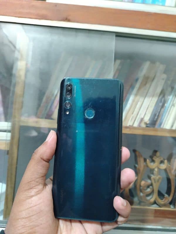 Huawei y9 prime 2019 with box and charger 10/10 2